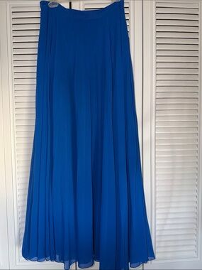 bebe Pleated Maxi Skirt